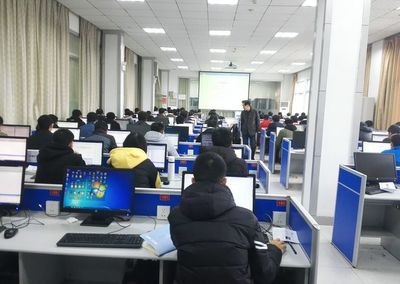 有“万金油之称”的8个专业，就业方向多，但并不是每个都好就业